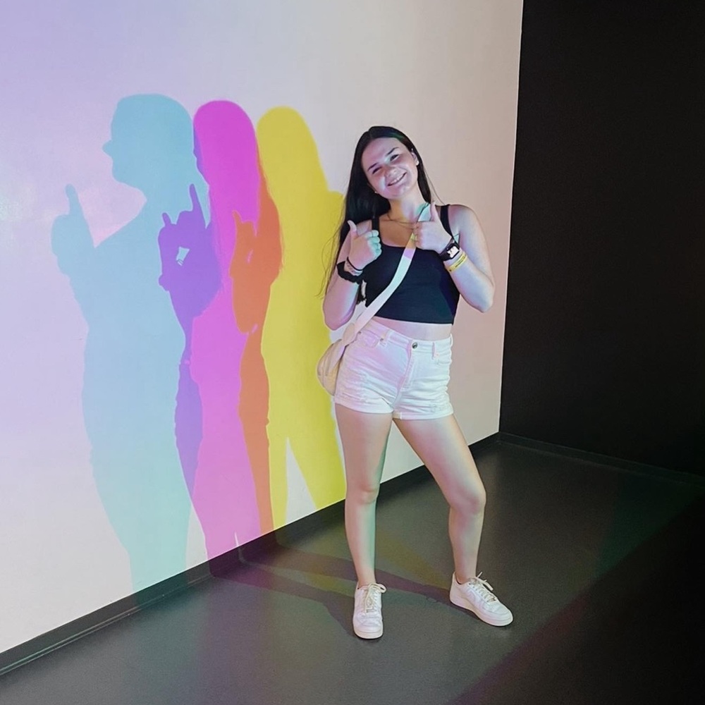 Meet your Posher, Nicole